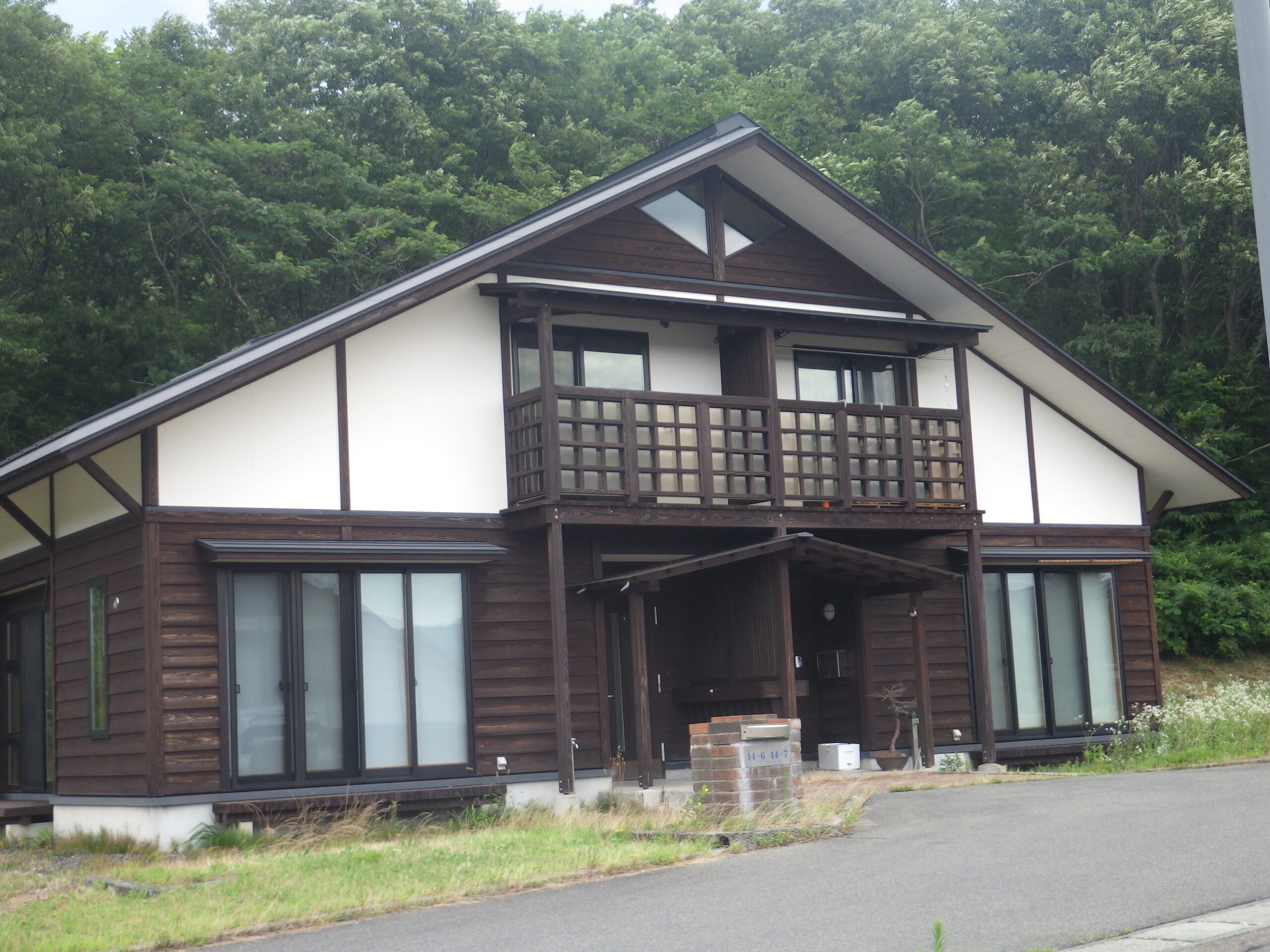 公営住宅の外観写真